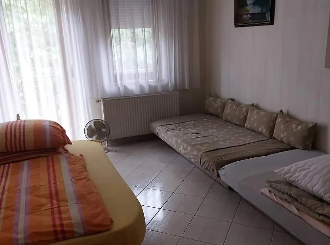 Hotel Lelle Apartman *